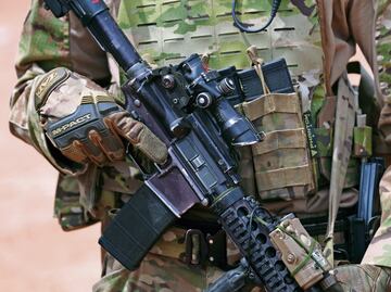 Colombia analiza quitar pensión a militares reclutados por el narco; busca que quien se enliste como mercenario sea detenido