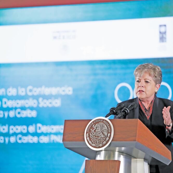 Alicia Bárcena, secretaria ejecutiva de la Cepal, enfatizó que en América Latina hacen falta trabajos “dece ntes” con mejores niveles salariales. IVÁN STEPHENS. EL UNIVERSAL