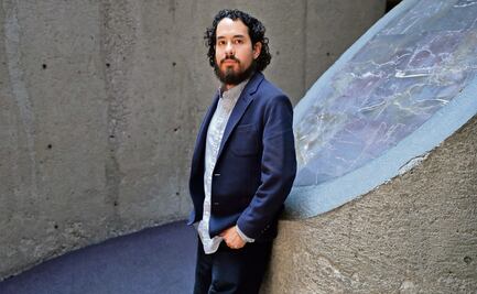 Un libro con los pasos del biólogo Isaac Ochoterena