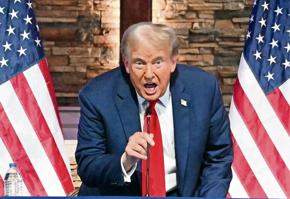 El magnate neoyorquino deseó "suerte" a los autores de ese plan, pero insistió en que no tiene "nada que ver con ellos".