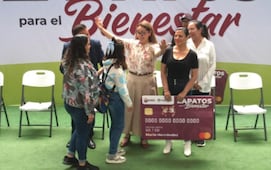 Azucena Cisneros anuncia apoyo de 400 pesos para zapatos escolares en Ecatepec