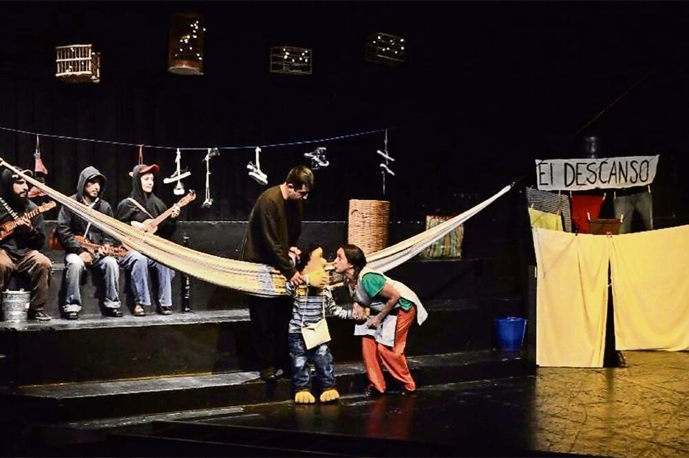 La obra cuenta la historia de una mujer que cocina para los migrantes. (INBA)