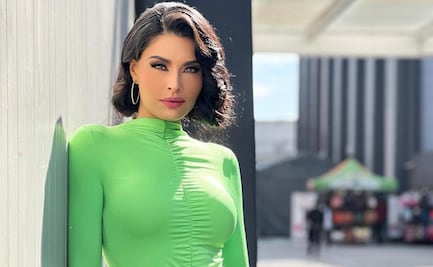 Kristal Silva derrocha estilo en vestido de terciopelo rojo