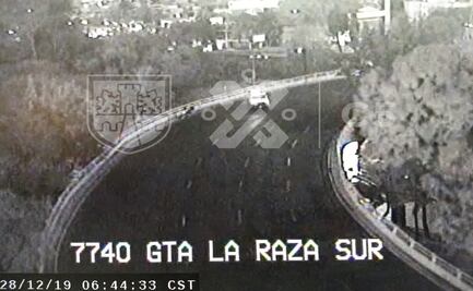 Se registra volcadura de tráiler en Circuito Interior