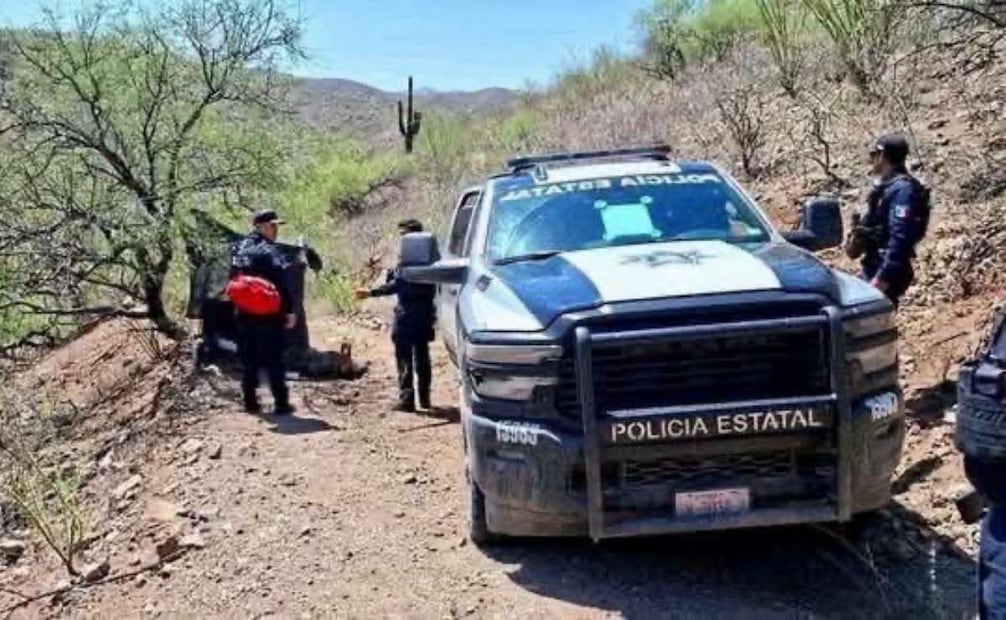 Rescatan en el desierto de Saric a migrante hondureña; cayó a un barranco cuando intentaba llegar a la frontera.
Foto: Especial.