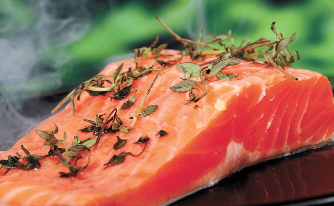 La aprobación llegó con la condición de que el salmón sea criado solo en dos tanques específicos sobre el terreno en Canadá y Panamá. Foto: Archivo