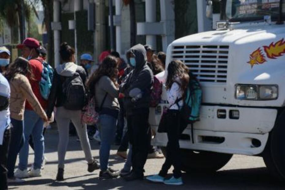 Transportistas bloquean vialidades de Oaxaca por segundo día