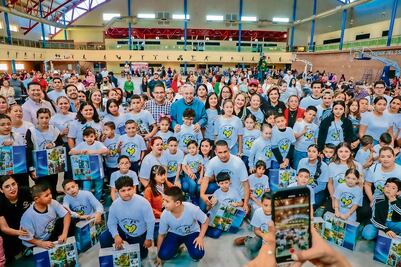 Dan aparatos auditivos