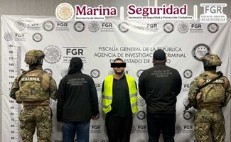 Detienen en Jalisco a “Canguro”, operador de un grupo delictivo de tráfico de drogas a EU; aseguran un arma y municiones
