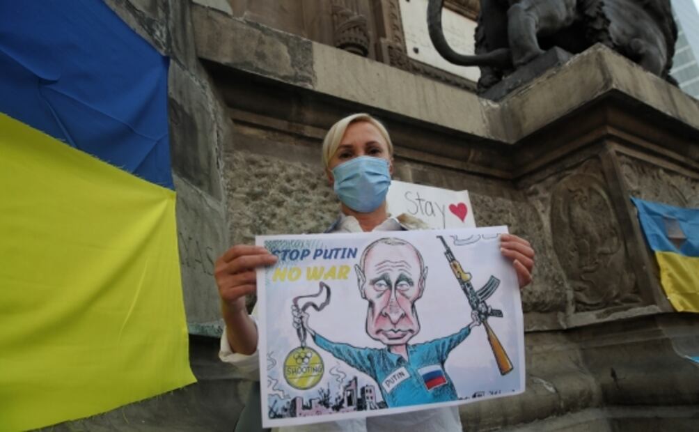 "Putin, quiero volver a ver a mi familia", piden ucranianos en protesta en el Ángel