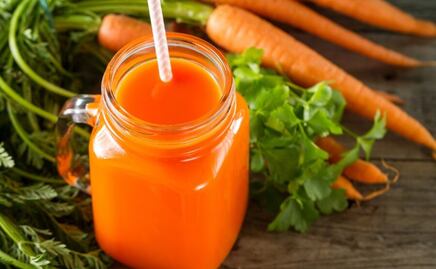 El jugo naranja rico en vitamina A que ayuda a proteger los dientes