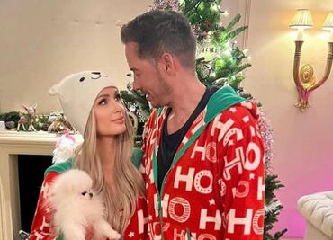 Paris Hilton comparte fotos navideñas con sus hijos y... otras en lencería