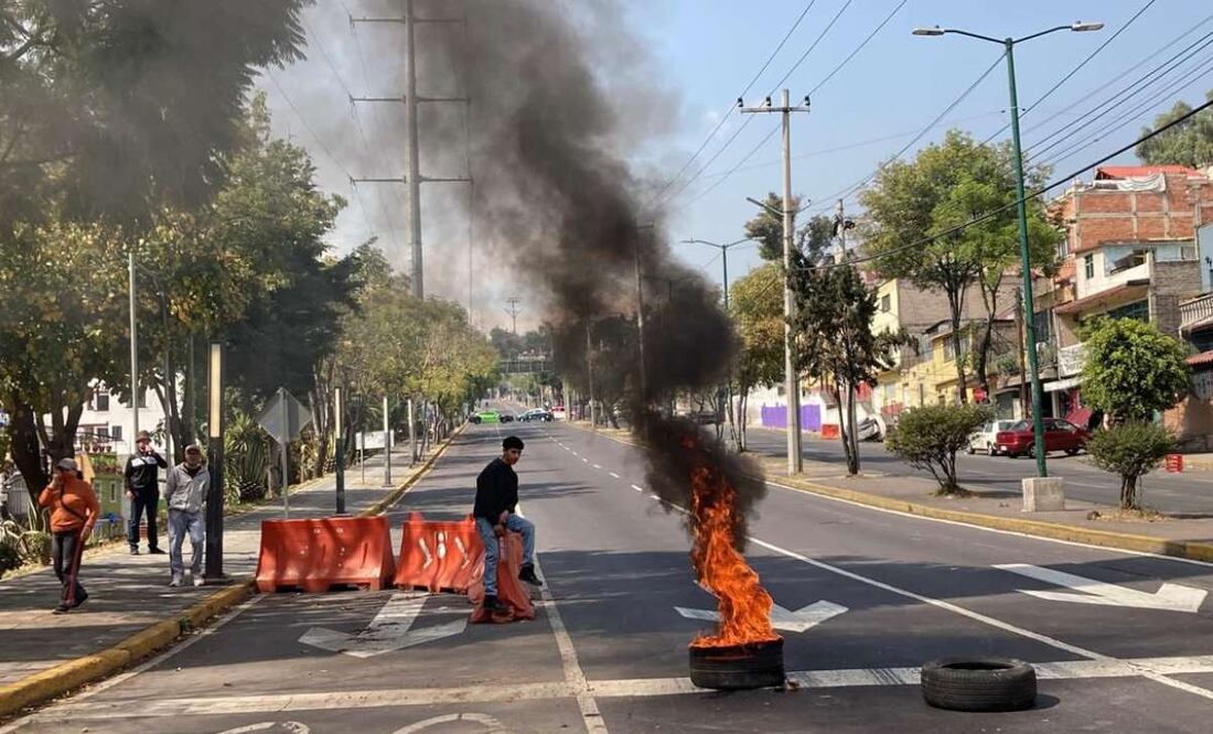 Se cumplen 6 días de protestas de vecinos de las colonias El Capulín y Libertadores de 1857 por las afectaciones en sus viviendas debido a las obras del Tren Interurbano (14/01/2025). Foto: Especial
