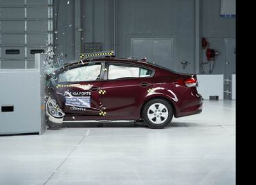 KIA Forte, otro mexicano con 5 estrellas en seguridad