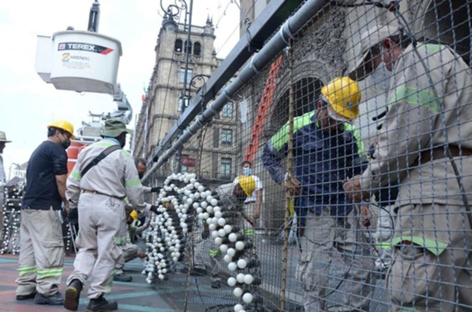 De reúso 90% de la decoración en el Zócalo para fiestas patrias 