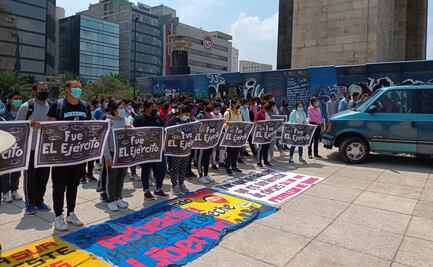 Caso Ayotzinapa: Familiares y normalistas realizan jornada en el Monumento a la Revolución 