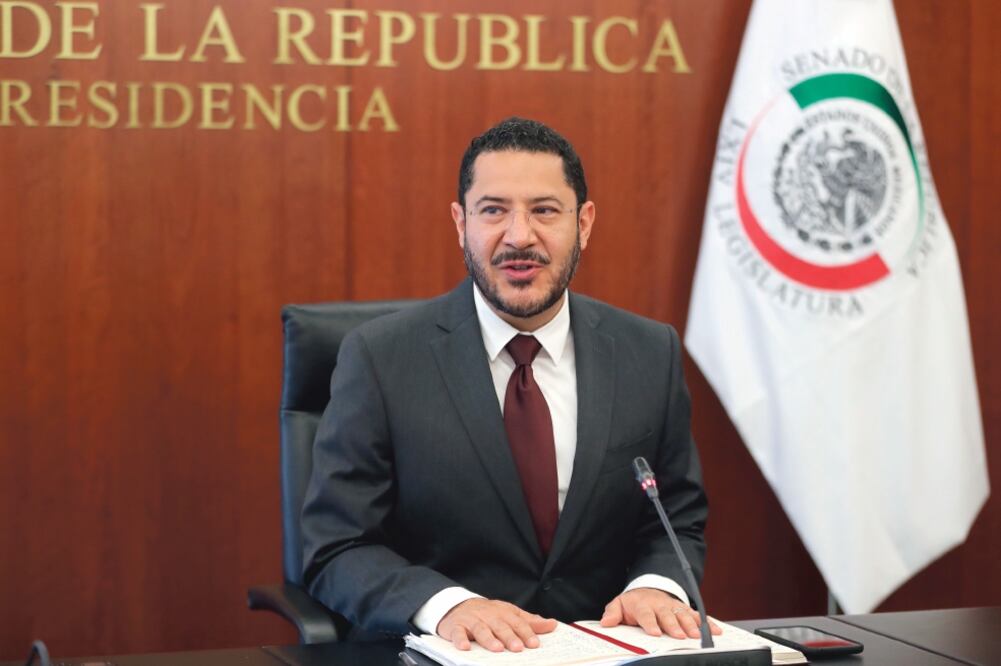 Martí Batres, presidente de la Mesa Directiva del Senado, señaló que al elevar a delito grave el robo de hidrocarburos, la incidencia del ilícito podría inhibirse, porque los criminales enfrentarían los cargos desde la carcel. (Lucía Godínez/El Universal)