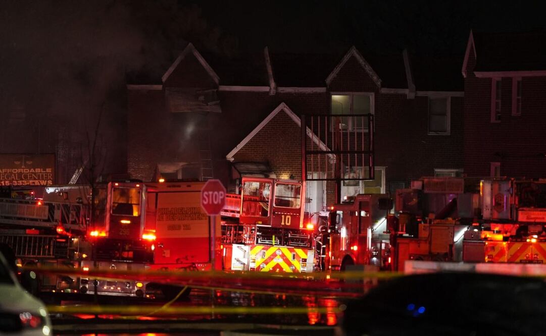 Un avión de transporte médico se estrelló el viernes en Philadelphia unos 30 segundos después de despegar. (31/01/25) Foto: AP
