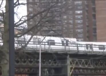 Tren del Metro de Brooklyn se descarrila; el servicio queda interrumpido