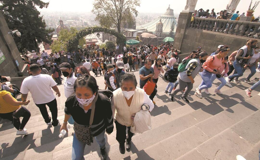 Este 1 de enero, miles de capitalinos salieron a visitar zonas como el centro de Coyoacán o las inmediaciones de la Villa, aprovechando el día feriado. Foto: Carlos Mejía. EL UNIVERSAL
