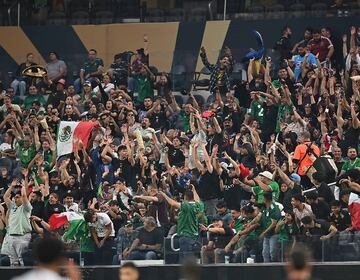 FIFA impuso multa histórica a la FMF por el grito homofóbico de la afición mexicana