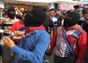 EZLN y Congreso Nacional Indígena exigen liberación de 6 mixes detenidos por agentes federales