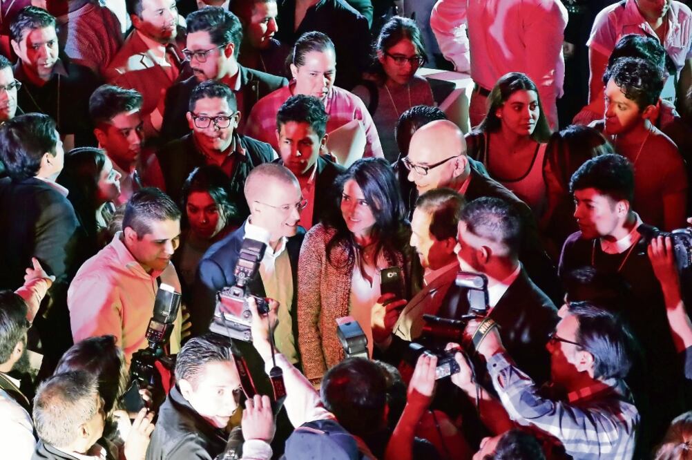 Buscan coincidencias. Durante los tres foros que se han efectuado con la población, el Frente Ciudadano por México ha “tomando nota” (ARCHIVO EL UNIVERSAL)