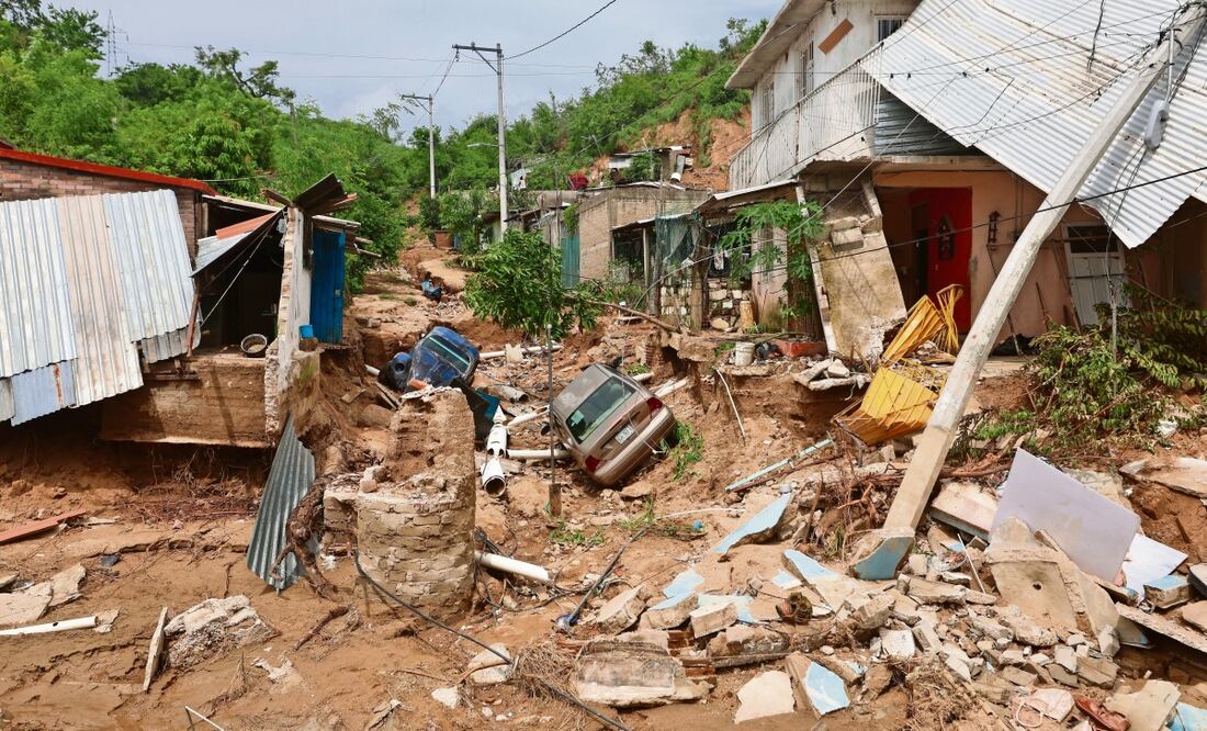Los tres ríos que convergen en la comunidad de El Quemado, en Acapulco, Guerrero, se desbordaron a causa de John. Más de 10 viviendas resultaron inhabitables. Foto: Valente Rosas | El Universal