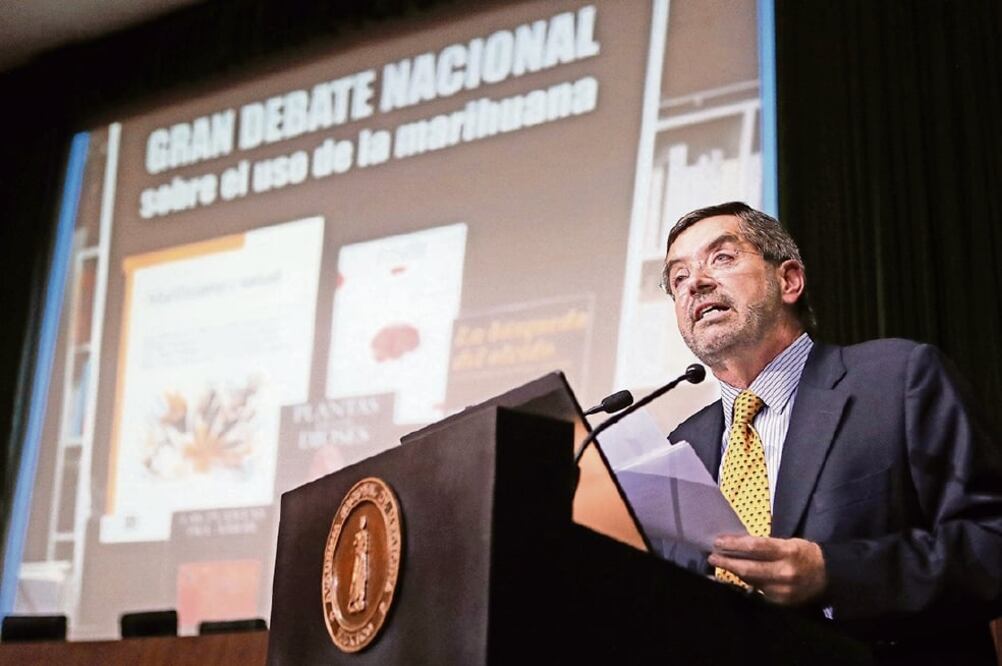 Juan Ramón de la Fuente, presidente del Consejo Directivo de The Aspen Institute México, en el simposio “Uso médico de la marihuana” (LUCÍA GODÍNEZ. EL UNIVERSAL)