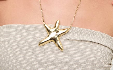 Las joyas con estrella de mar que conquistan el verano