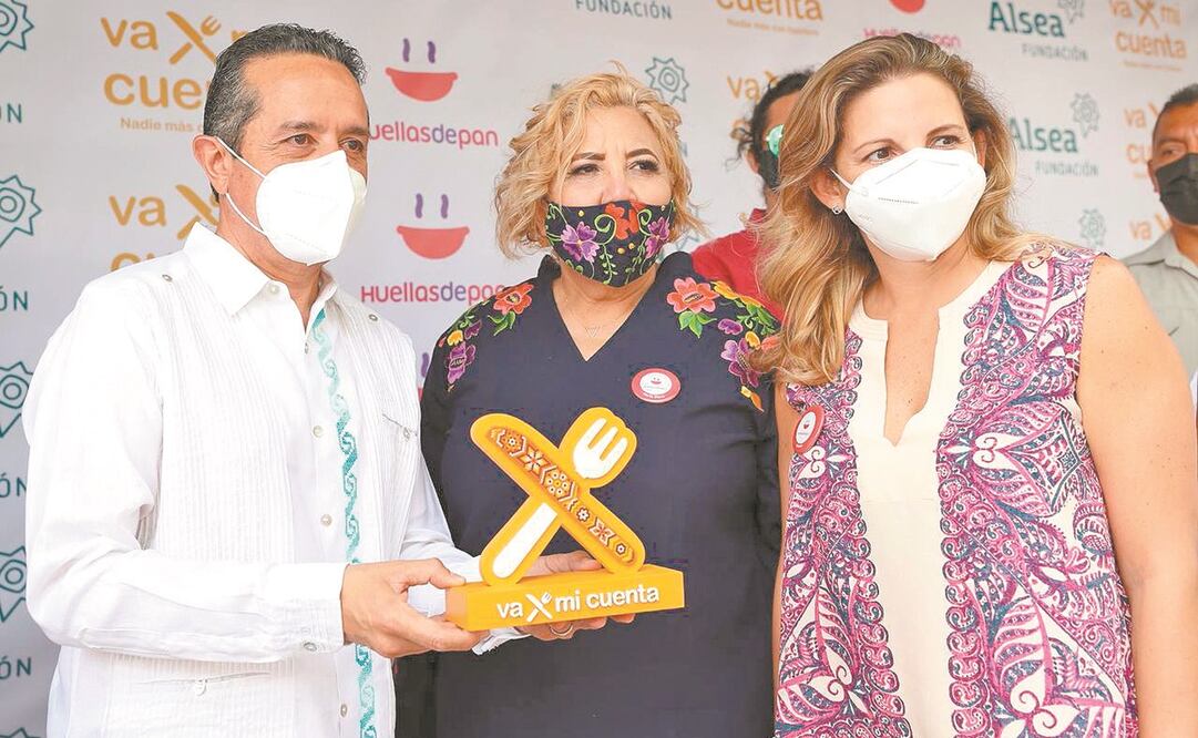 Ayer, autoridades del gobierno del estado y de Fundación Alsea participaron en la inauguración del centro alimentario. Foto: ESPECIAL