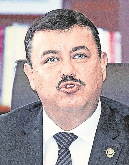 Hiram Almeida, secretario de Seguridad Pública (FOTO: ARCHIVO / EL UNIVERSAL)<p><strong>Refuerzan seguridad por NFL</strong></p>  <p>Las medidas de seguridad en la Ciudad de México no sólo se reforzarán por la actividad que se genera con El Buen Fin, sino