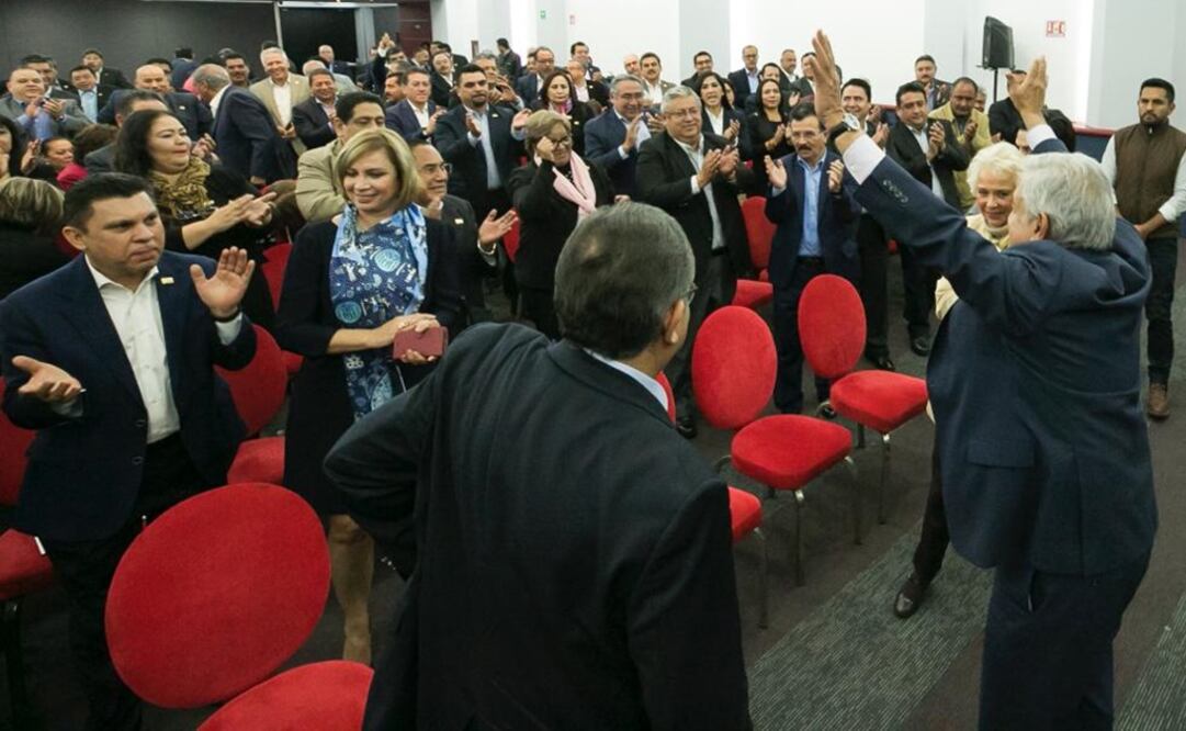 Reunión del SNTE con el presidente electo Andrés Manuel López Obrador (TERESA MORENO. EL UNIVERSAL)