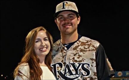 Prospecto de MLB se enteró del asesinato de su familia por Facebook