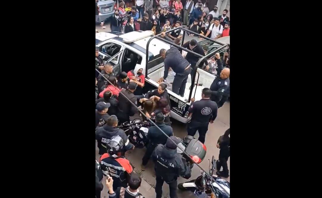 VIDEO: Denuncian supuesto abuso abuso policial contra jóvenes en Tultepec