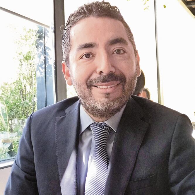 Renovando sangre blanquiazul. Luis Marrón Agustín, dirigente del PAN en Naucalpan, anunció que se llevará a cabo un periodo de afiliación en línea. REBECA JIMÉNEZ. EL UNIVERSAL