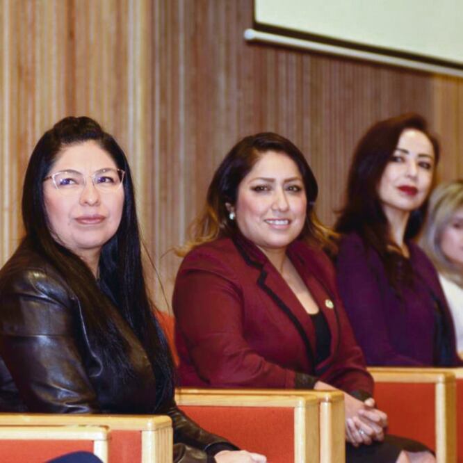 Acercamiento.Maribel Cervantes Guerrero, secretaria de Seguridad estatal, se reunió con universitarios. ESPECIAL