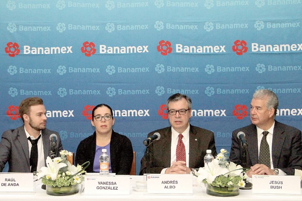 Vanessa González, directora de Fomento Social y Fomento Ecológico Banamex (centro), explicó que se otorgó apoyo a Unreasonable México con 25% del fondeo que cada proyecto tiene como meta, lo cual es un capital semilla (JUAN BOITES. EL UNIVERSAL)