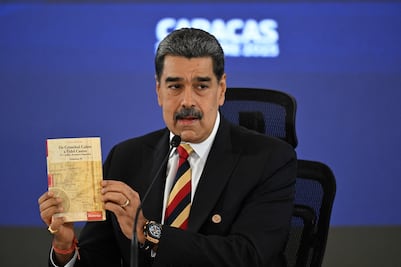 Maduro denuncia que 8 barcos de EU con 1,200 misiles "apuntan a Venezuela"; es "la más grande amenaza"