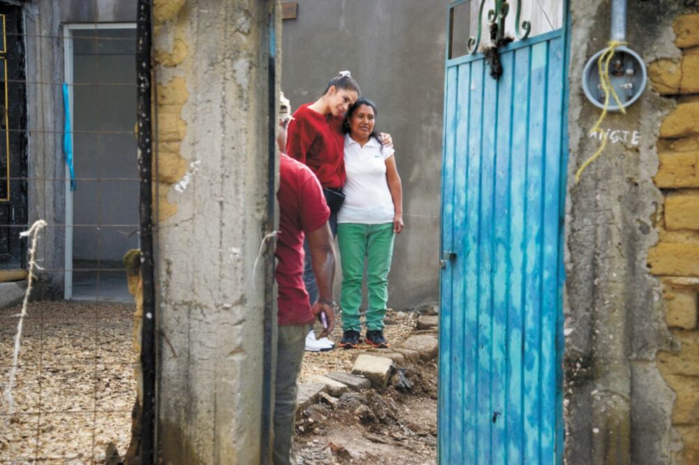 Ignacia es la primera beneficiada de una de las 14 casas que entregará el reality. (TONY RIVERA. EL UNIVERSAL)