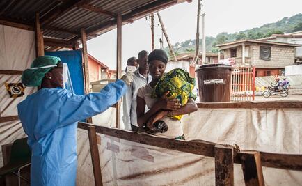 Protestan en Sierra Leona contra restricciones por ébola