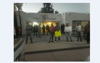 Toman palacio en Imuris, Sonora; impiden Grito