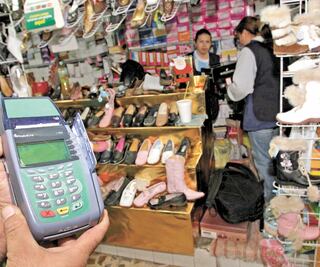 Cofece: falta competencia en los pagos con tarjeta
