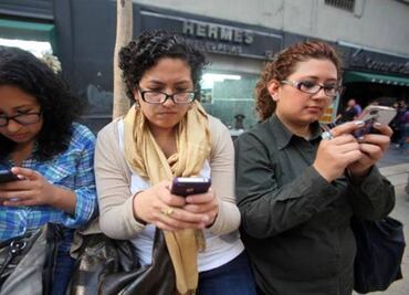 Mexico's telco regulator probing 'probable' dominant actor