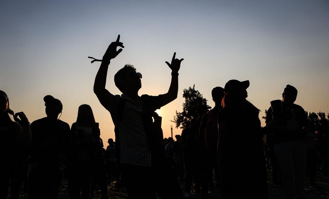 Ambiente durante el inicio del primer día del Festival EDC en el Autodromo Hermanos Rodríguez. Foto: Gabriel Pano/EL UNIVERSAL.