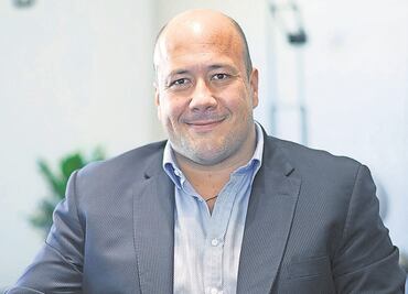 Alfaro critica a Ebrard por entrega de calentadores solares en Tonalá