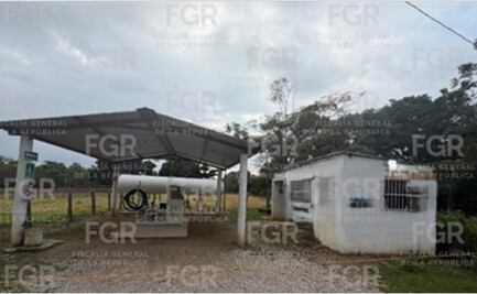 Elementos de Fiscalía Especializada de Tabasco aseguran más de 2 mil litros de gas en Comalcalco; no se reportan detenidos