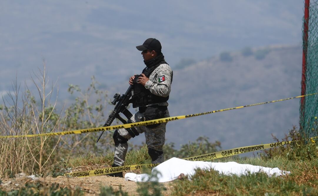 Uniformados resguardaron el predio ubicado junto al deportivo Espartaco, en la colonia Tecomatlán. (Fotografía: El Gráfico)