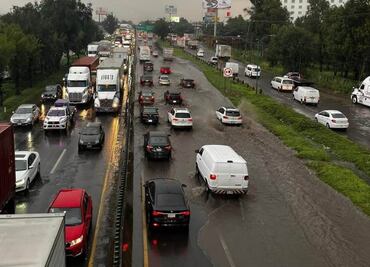 ¡Toma tus precauciones! Lluvia provoca congestionamiento vial en carretera México-Querétaro; hay encharcamientos en distintos puntos