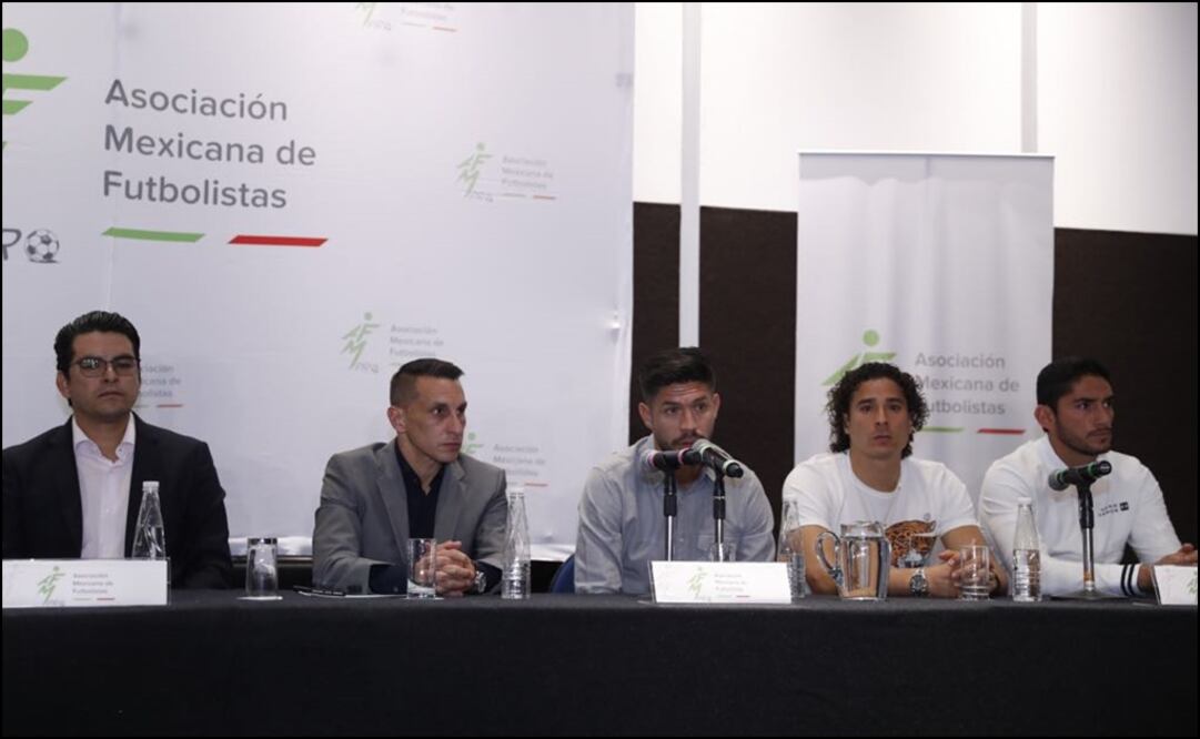 Luis Cortés/ EL UNIVERSAL. Álvaro Ortiz, de la Comisión del Jugador, también dedicó palabras para Márquez.